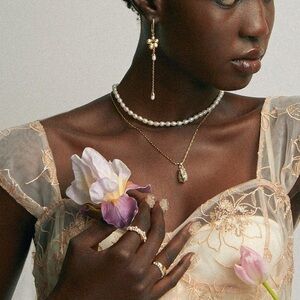 🆕En Route Camille Flower Drop Earrings